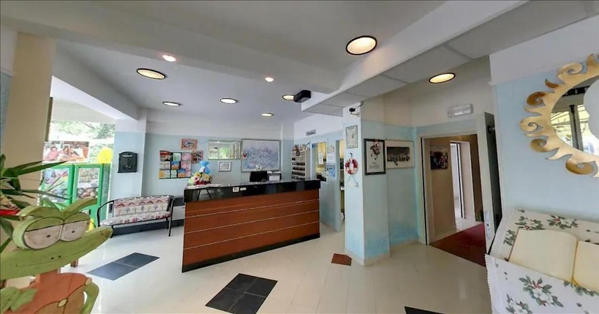 Hotel Milord Чезенатико Екстериор снимка