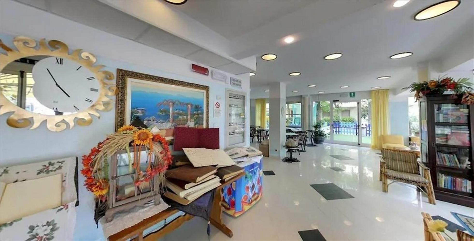 Hotel Milord Чезенатико Екстериор снимка