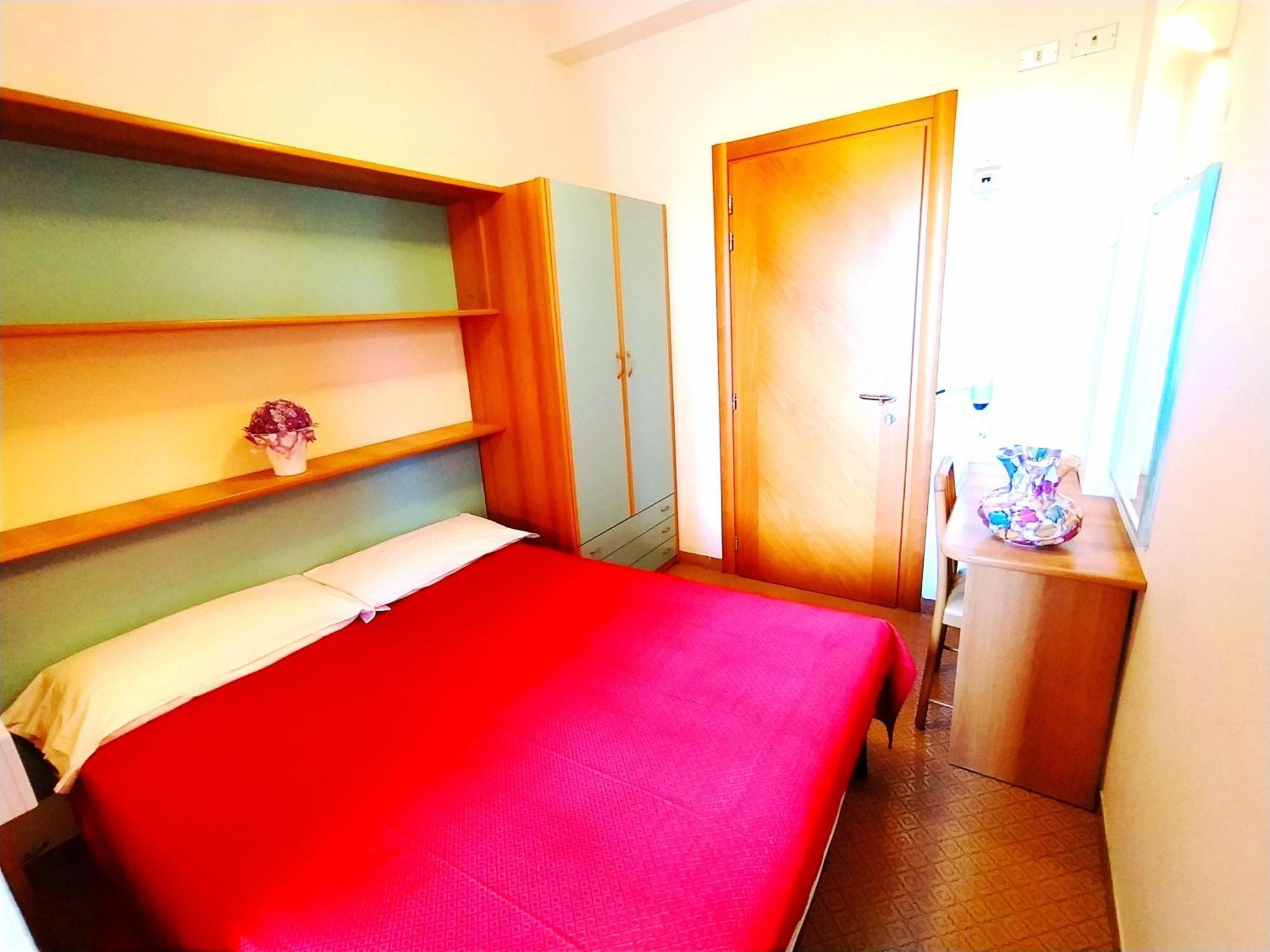 Hotel Milord Чезенатико Екстериор снимка