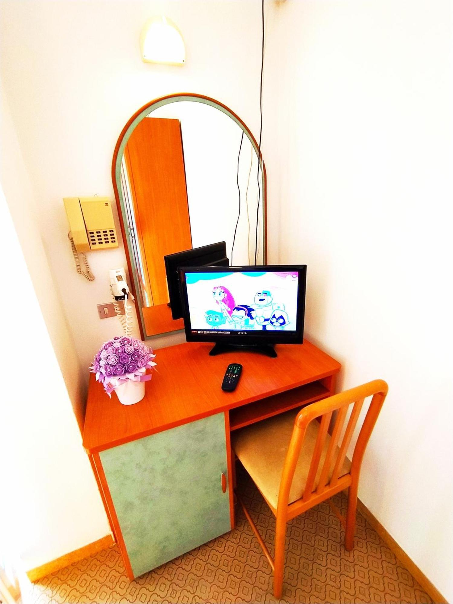 Hotel Milord Чезенатико Екстериор снимка