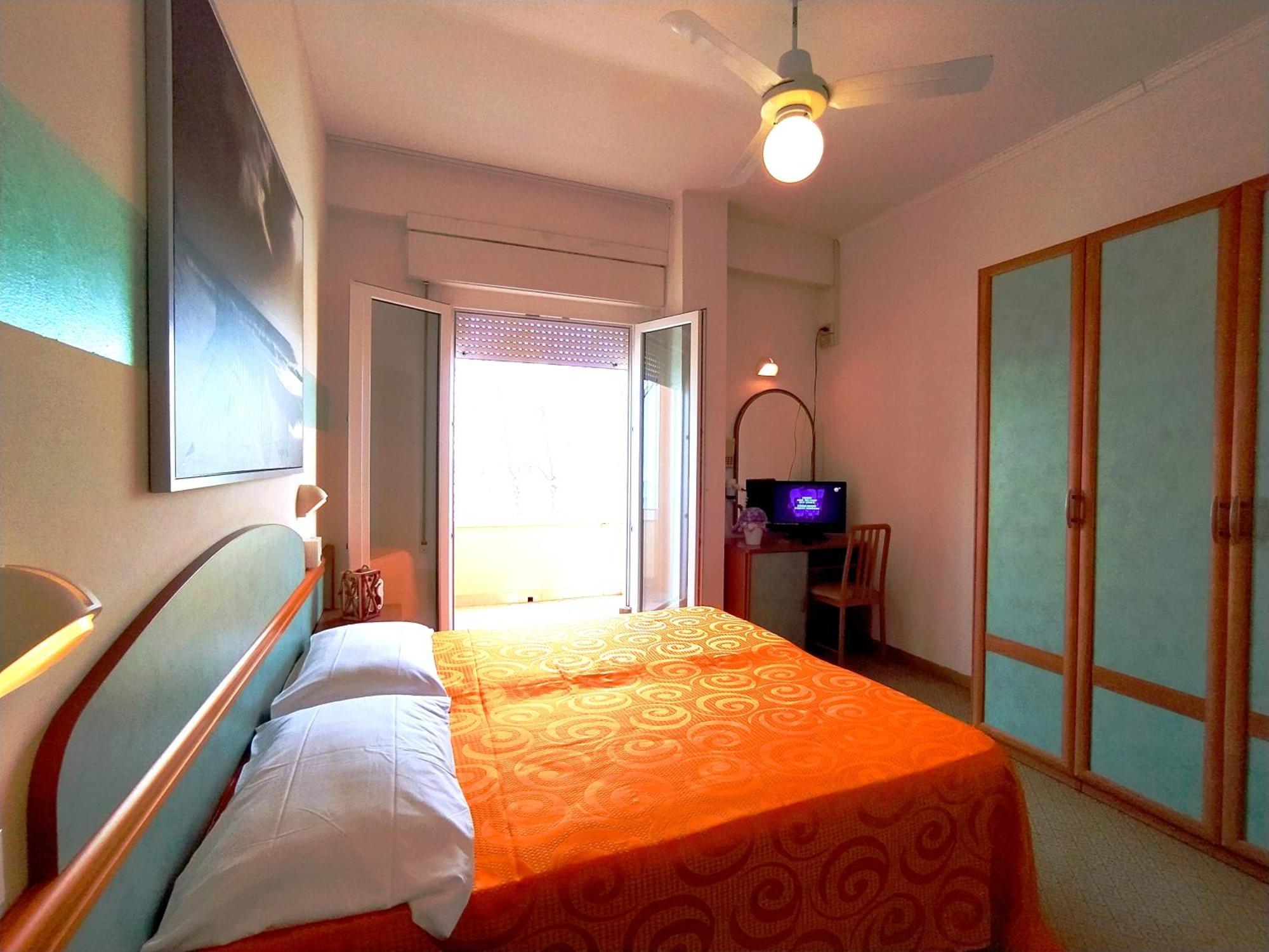 Hotel Milord Чезенатико Екстериор снимка