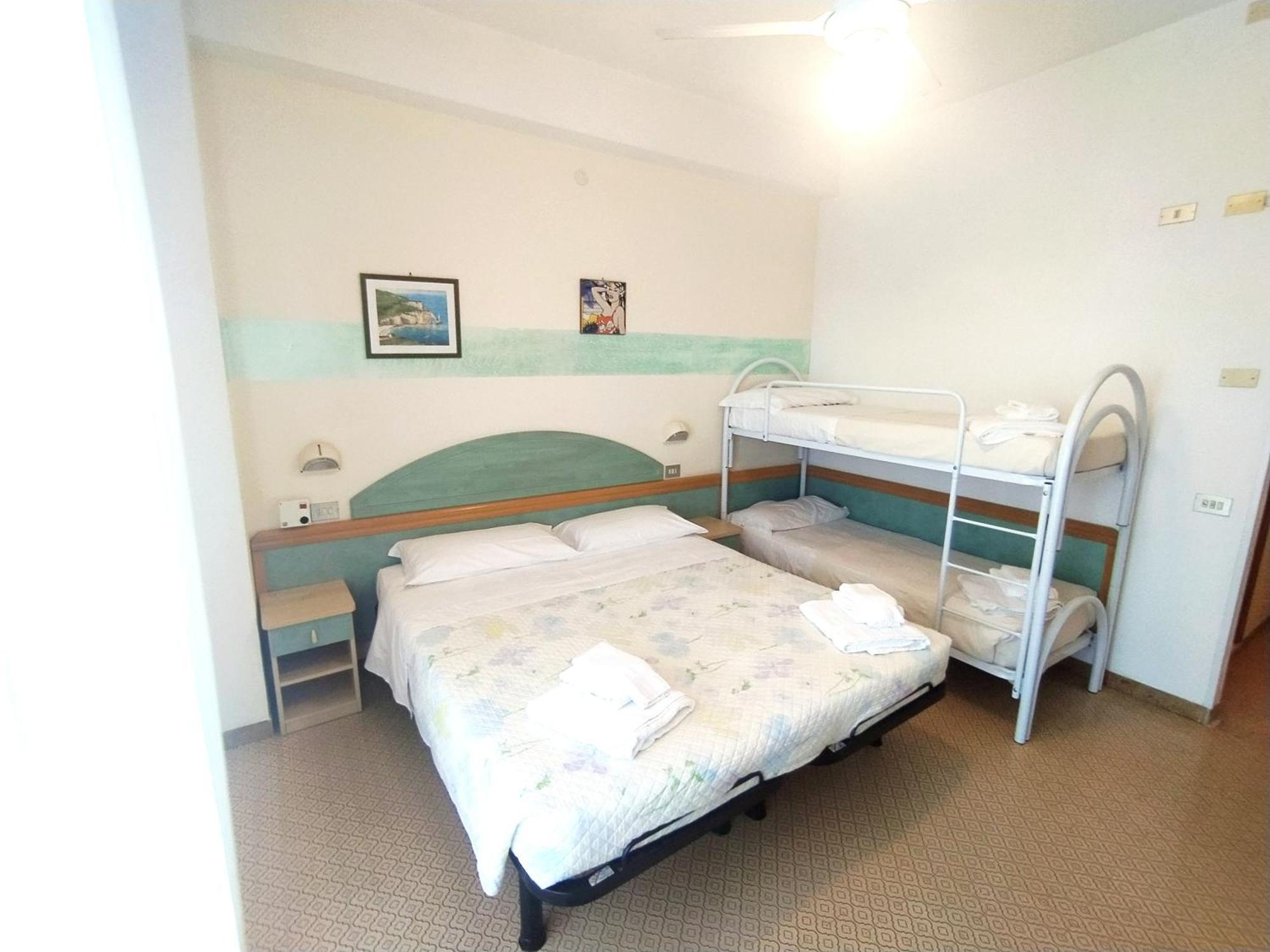 Hotel Milord Чезенатико Екстериор снимка