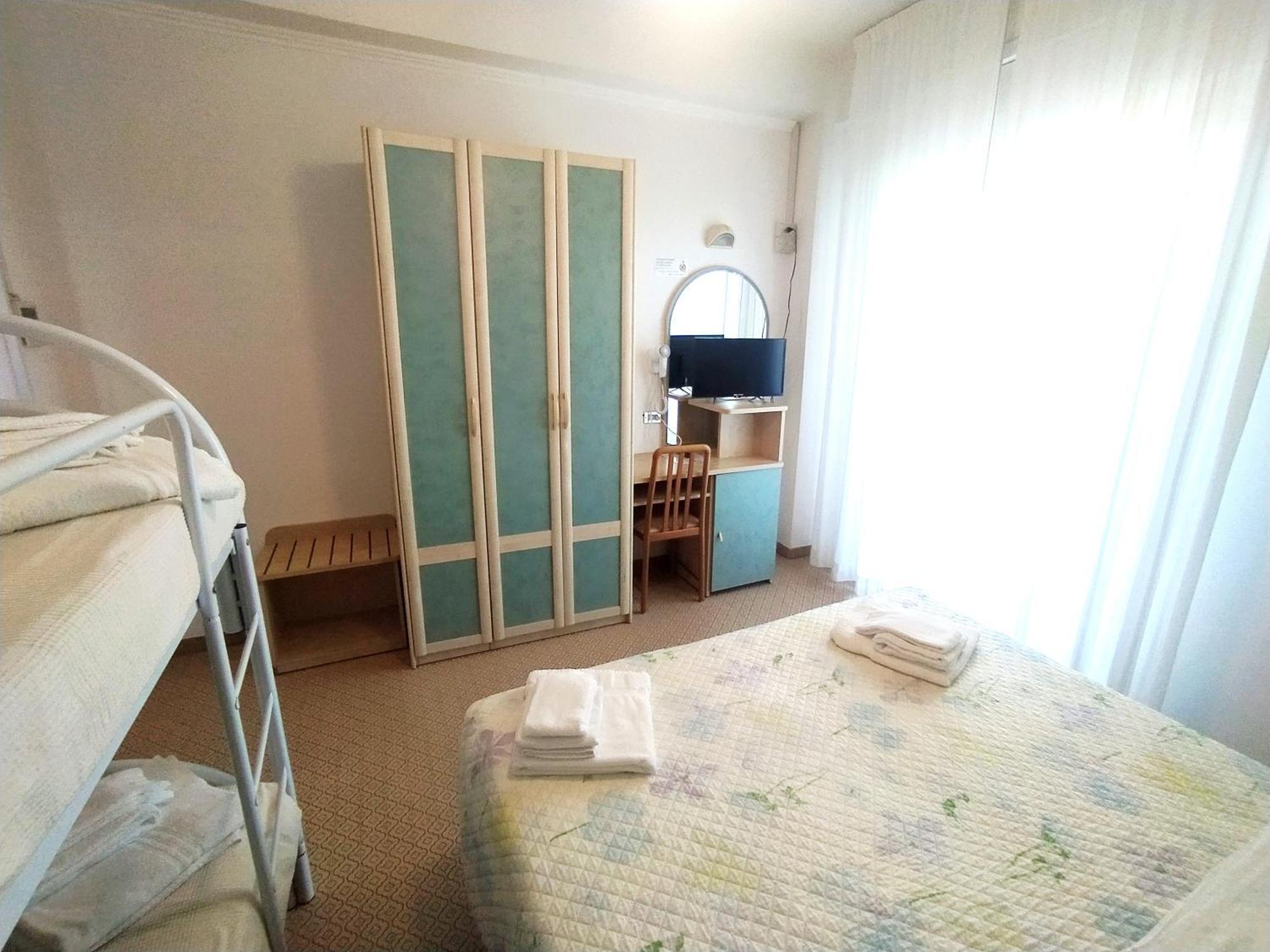 Hotel Milord Чезенатико Екстериор снимка