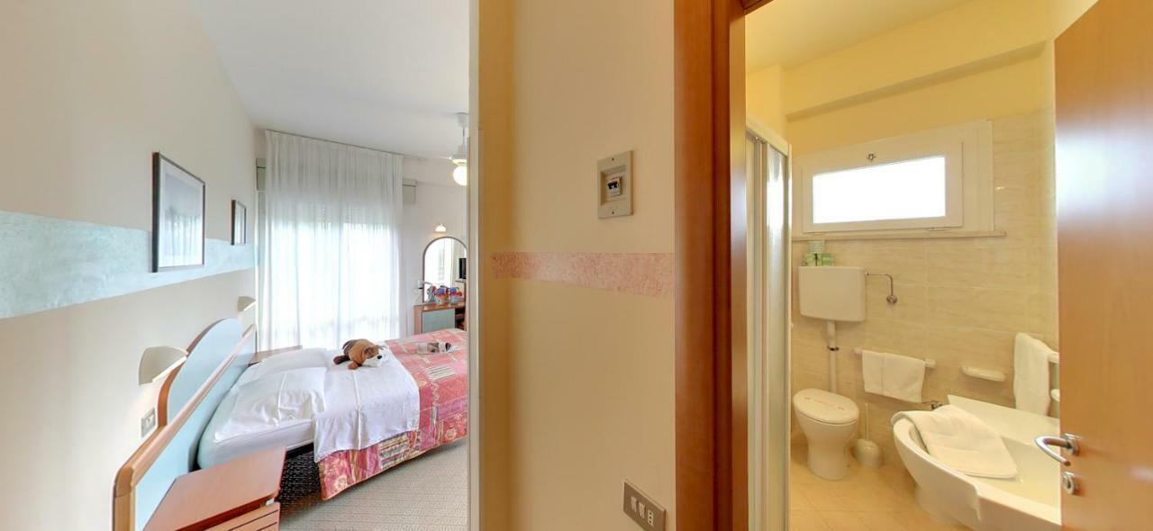 Hotel Milord Чезенатико Екстериор снимка
